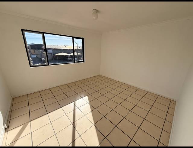 1,300M² WAREHOUSE FOR SALE IN BLACKHEATH INDUSTRIAL